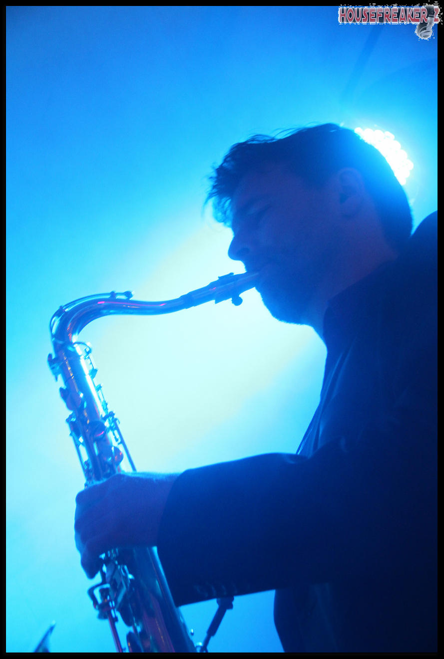 889x1321 pixels (1.117K)